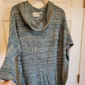 Anthropologie Field Flower Large Blue Green Cream